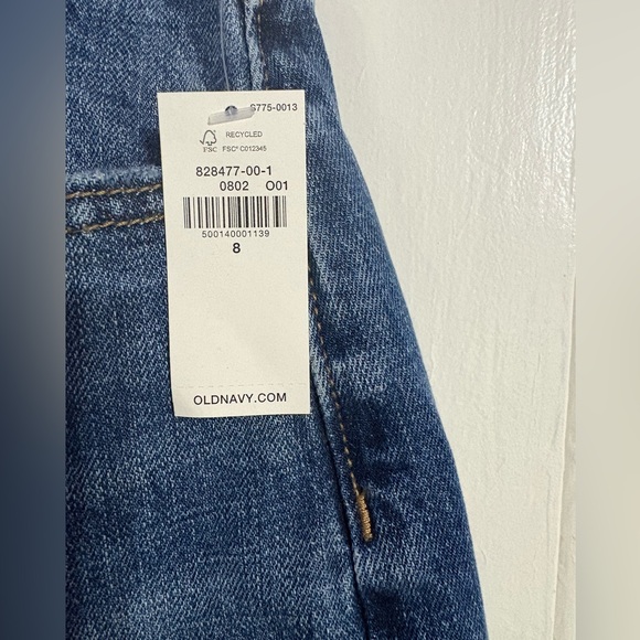 Old Navy High-Waisted Barrel Full Length Jeans in Medium Wash - Picture 5 of 13